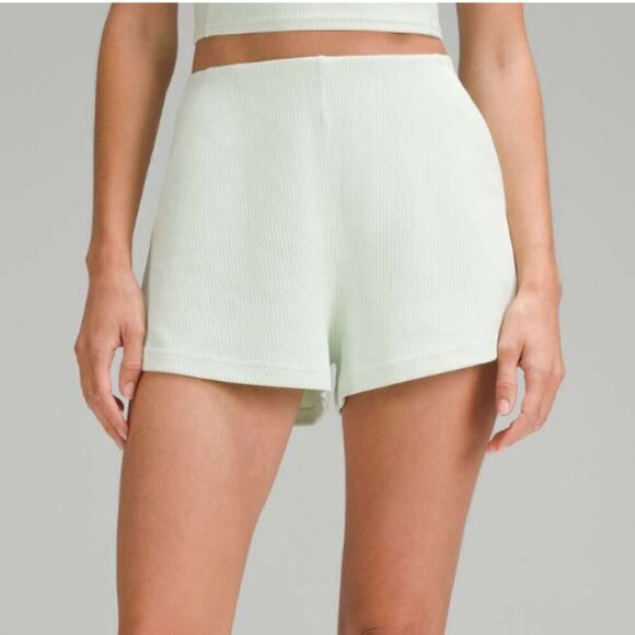Lululemon Ribbed Softstreme High-Rise Short 2" Kohlrabi Green - Picture 6 of 6